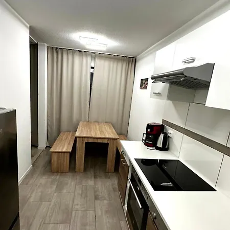 Apartman Modern With Balcony In