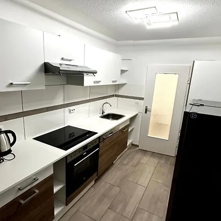 Apartman Modern With Balcony In