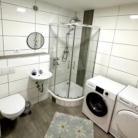 Modern With Balcony In Apartman *