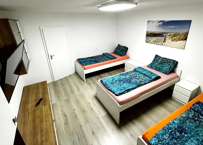 Modern With Balcony In Apartment Duisburg